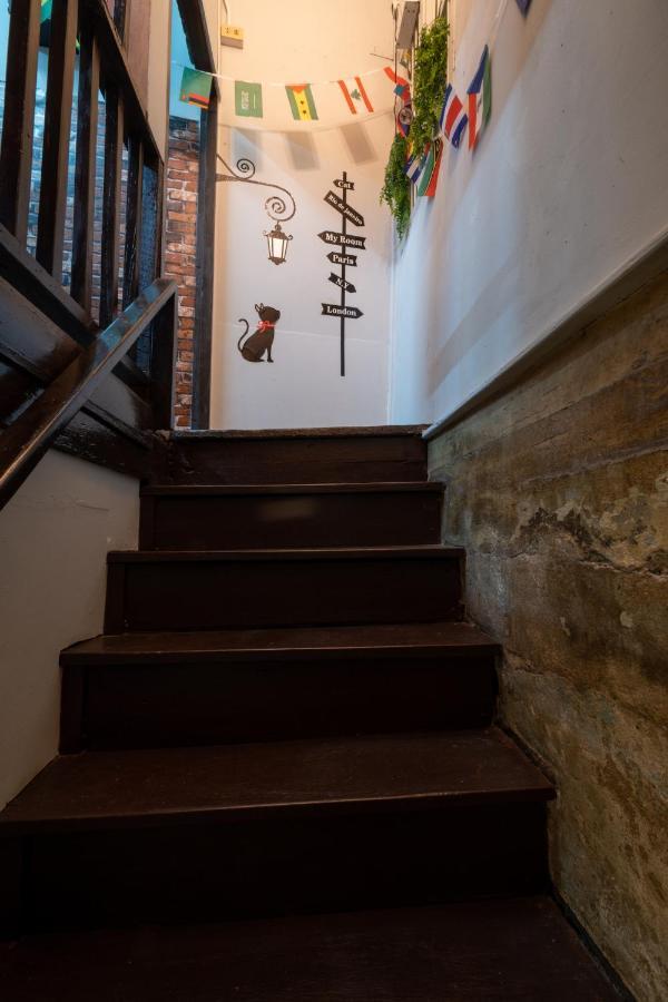 Sip N' Camp Hostel Bangkok Buitenkant foto