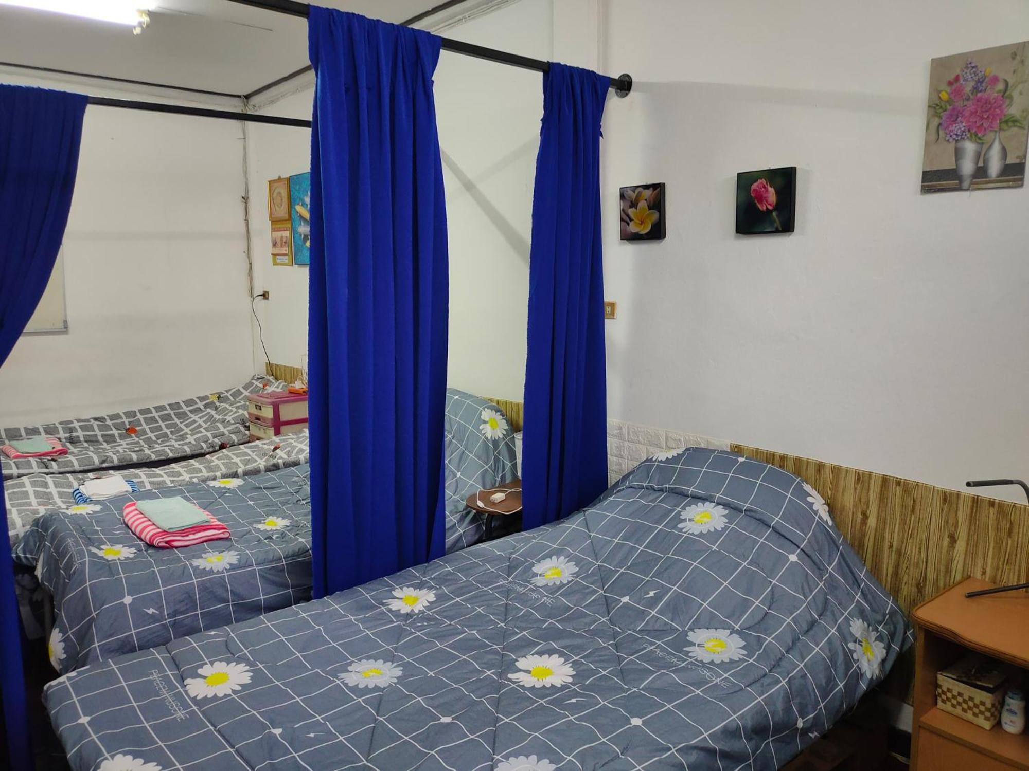 Sip N' Camp Hostel Bangkok Buitenkant foto