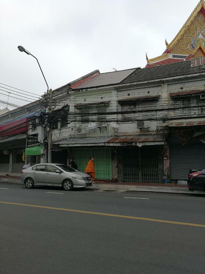 Sip N' Camp Hostel Bangkok Buitenkant foto